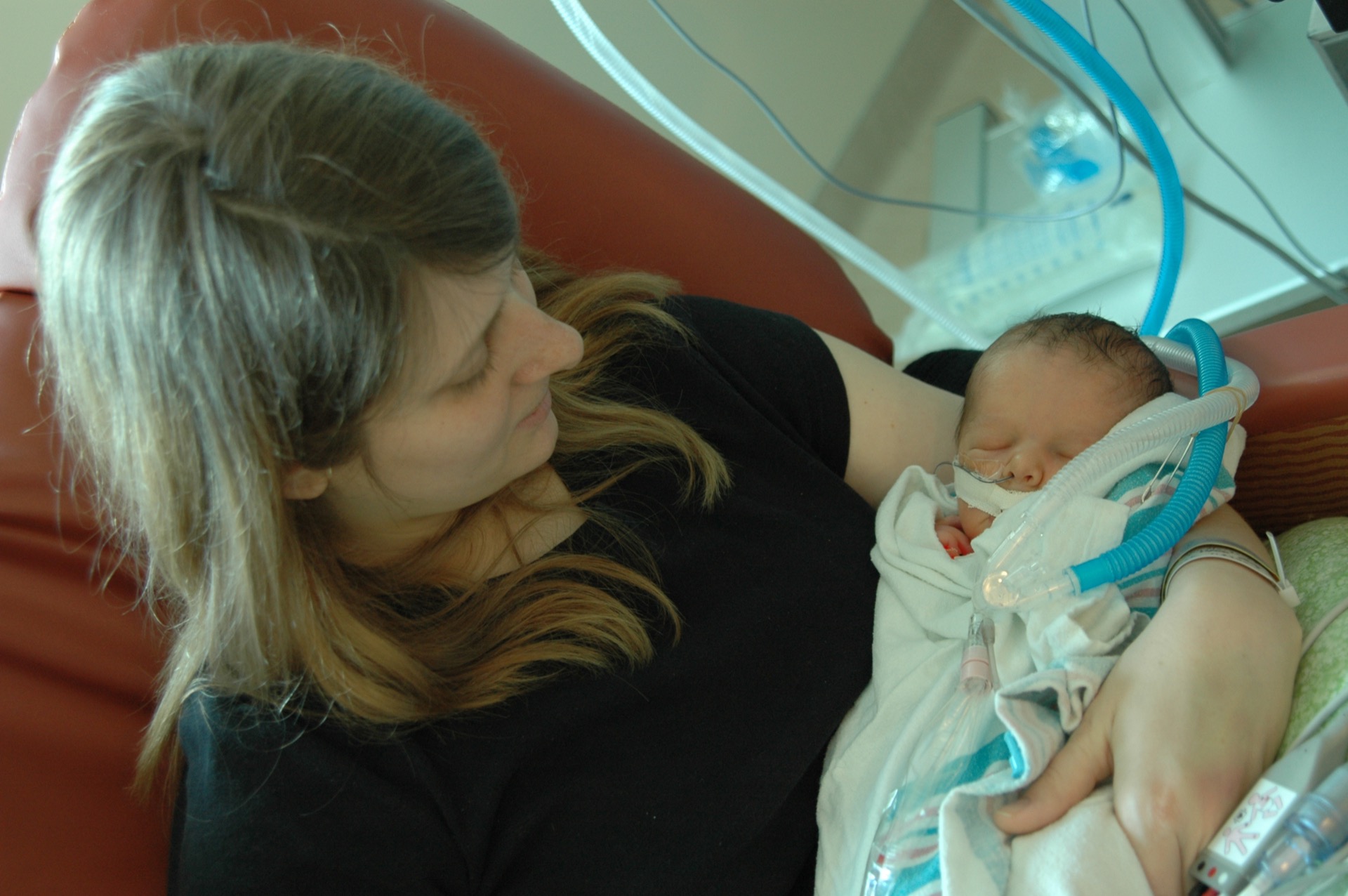Margaret with her baby in the NICU